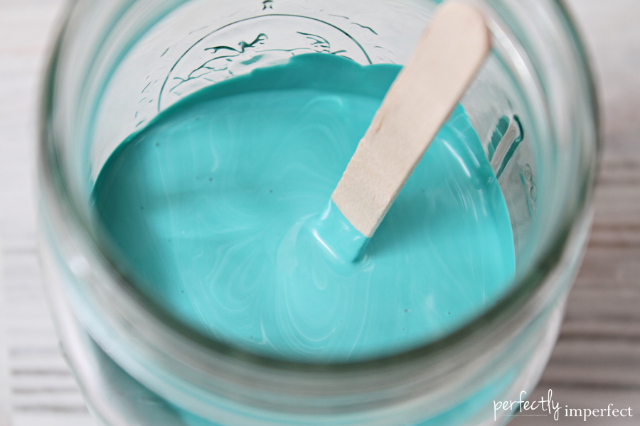 Mixing Your Own Chalk Paint® Colors