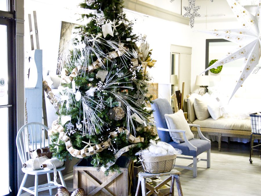 Shop Christmas Displays Peek & a Sale for You…