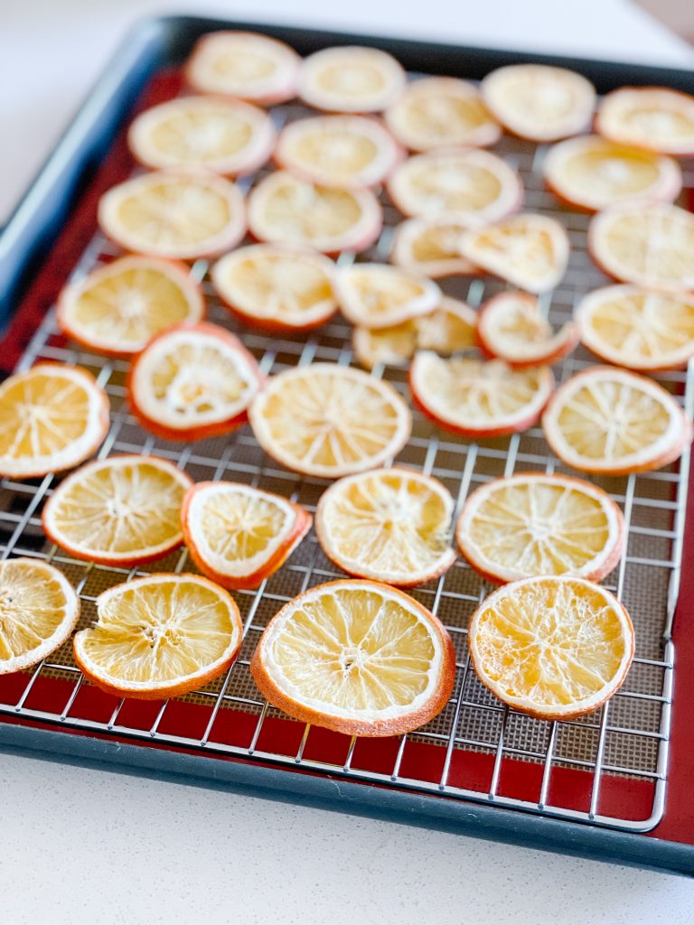 How to Dry Oranges | Decorating with Dried Oranges | Shaunna Parker | Holiday Decor